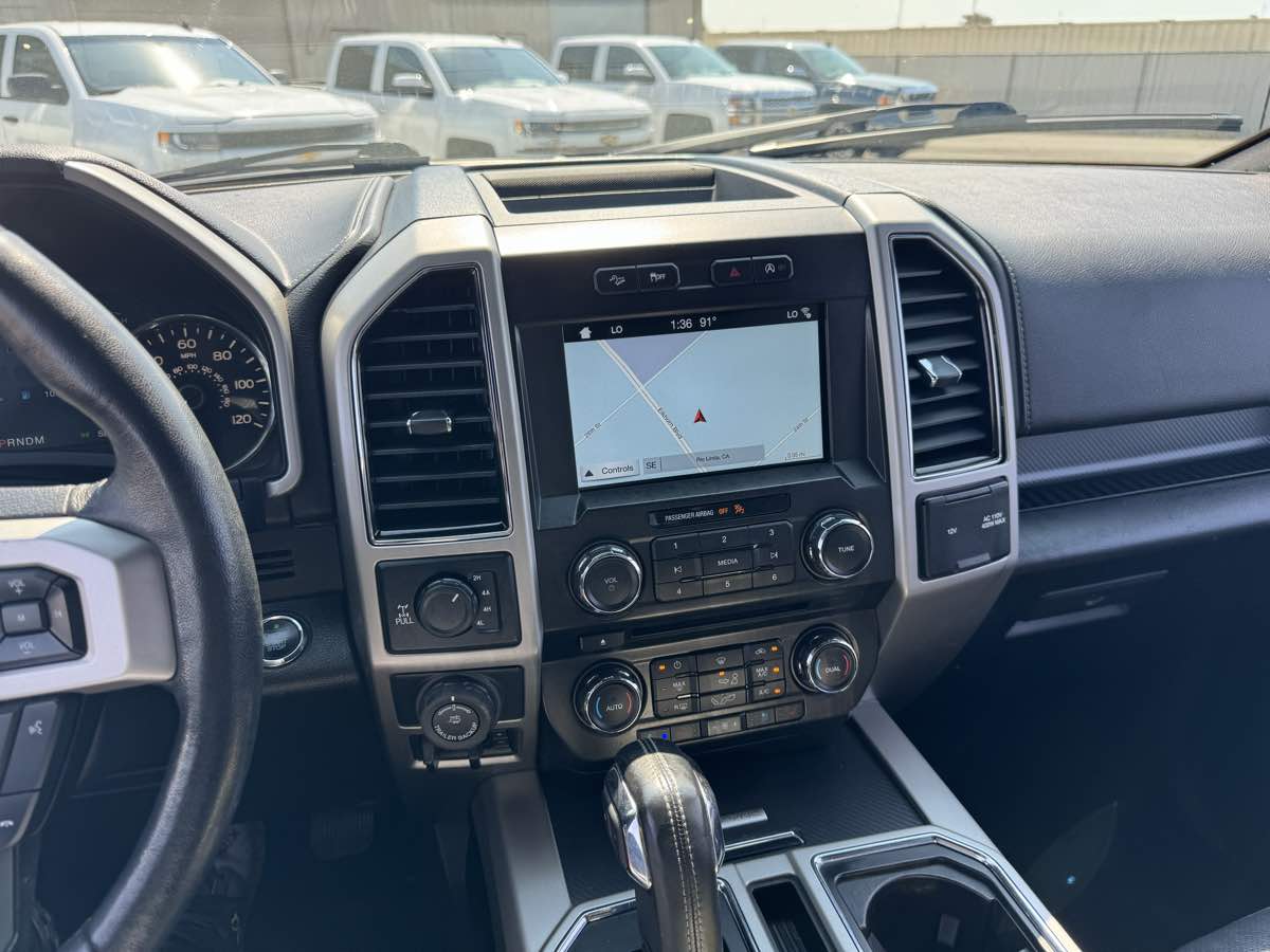 2018 Ford F-150 Lariat FX4 photo 32
