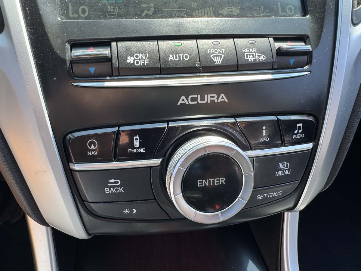 2015 Acura TLX Advance photo 33