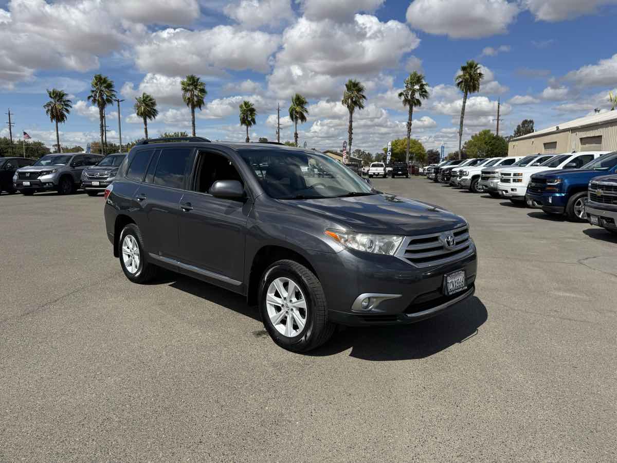 2013 Toyota Highlander SE photo 2