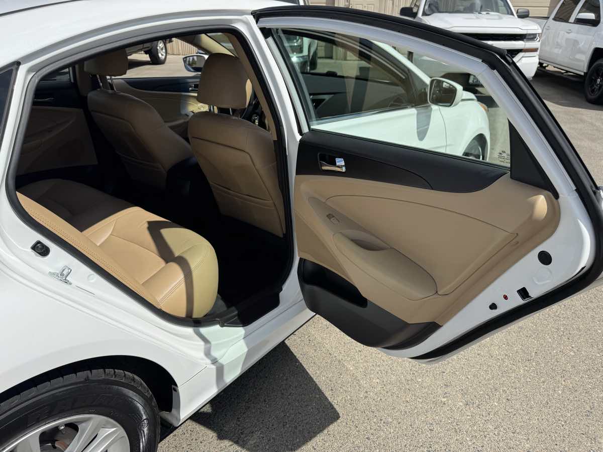 2013 Hyundai Sonata GLS photo 19