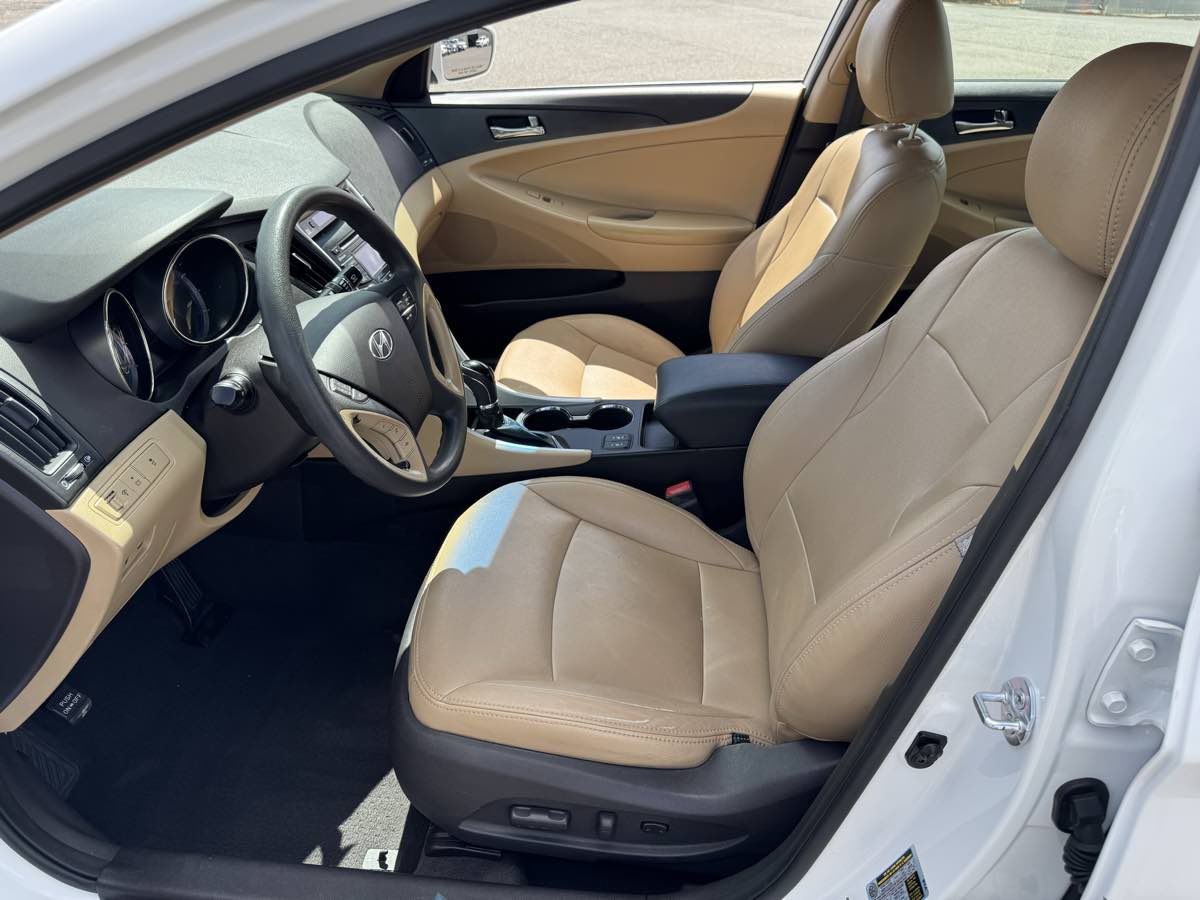 2013 Hyundai Sonata GLS photo 22