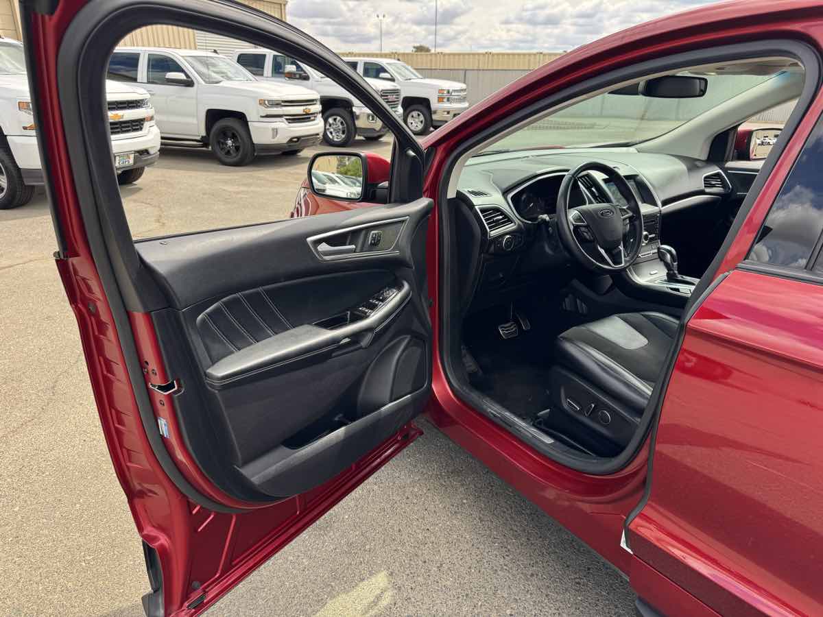 2017 Ford Edge Sport photo 25