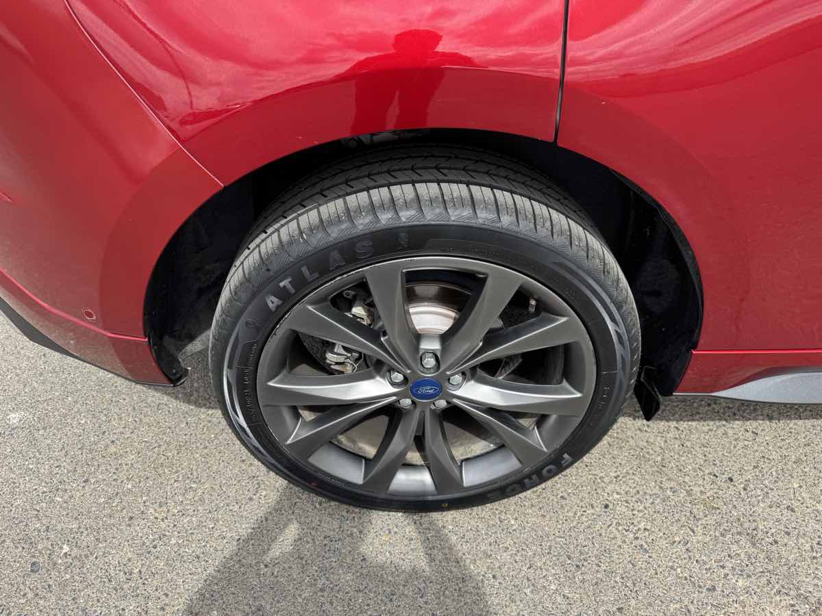 2017 Ford Edge Sport photo 38