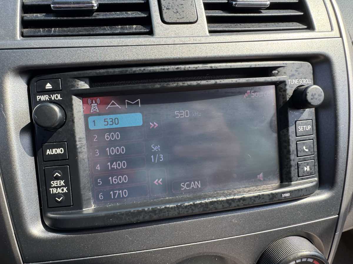 2013 Toyota Corolla LE photo 28