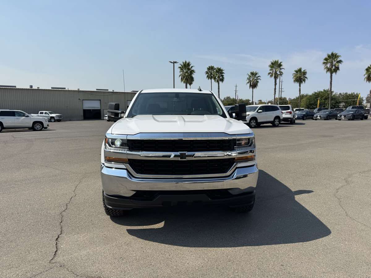 2018 Chevrolet Silverado 1500 LT photo 4