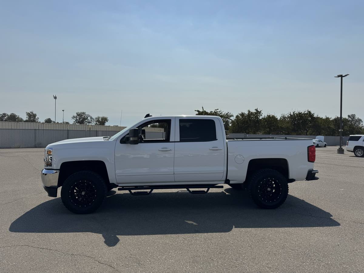 2018 Chevrolet Silverado 1500 LT photo 7