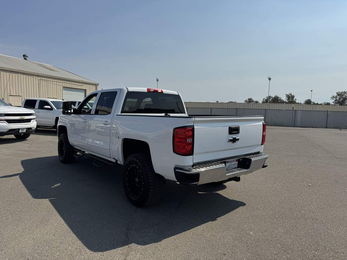 2018 Chevrolet Silverado 1500 LT photo 9