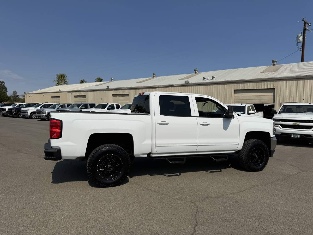 2018 Chevrolet Silverado 1500 LT photo 13