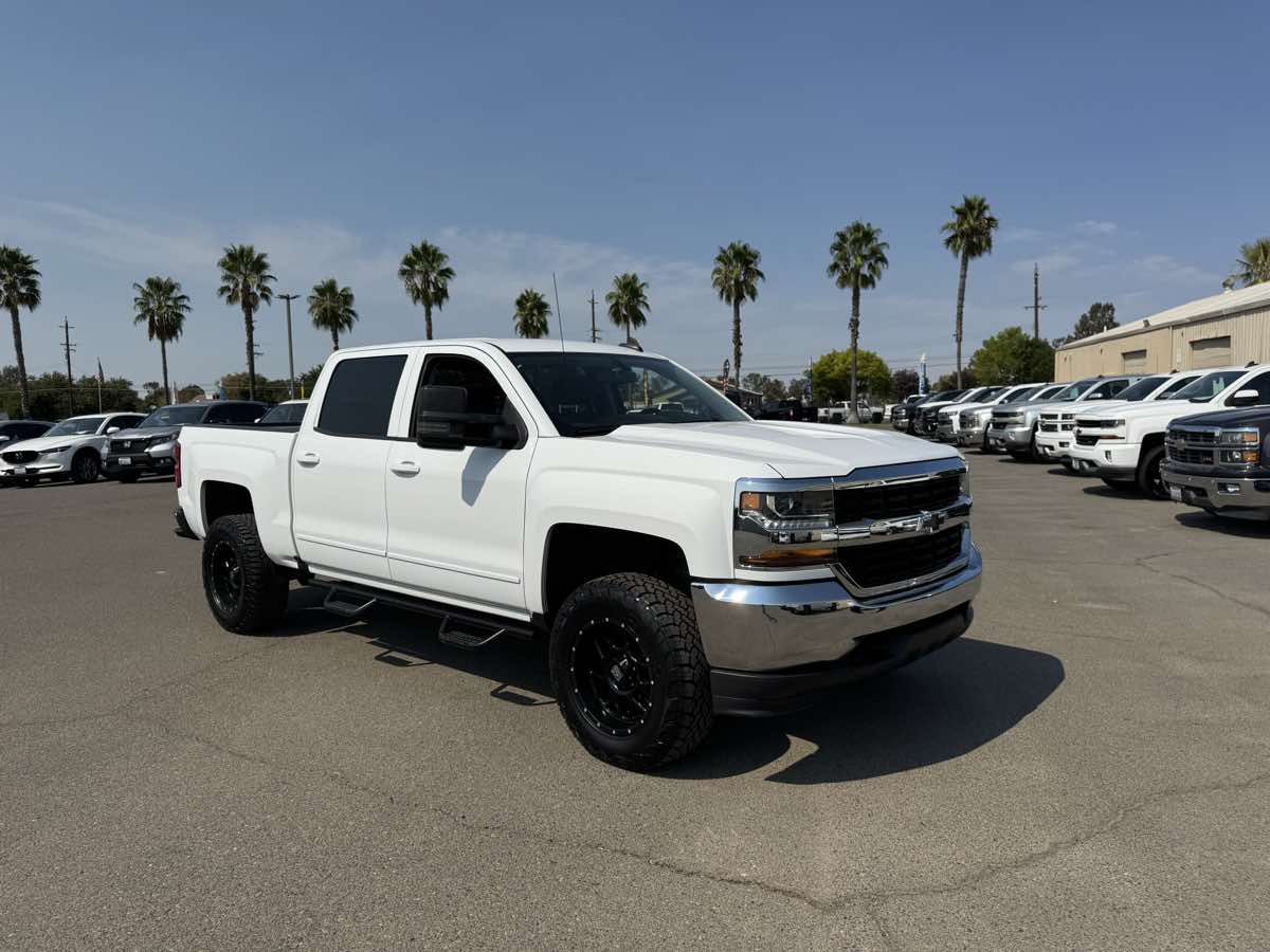 2018 Chevrolet Silverado 1500 LT photo 16