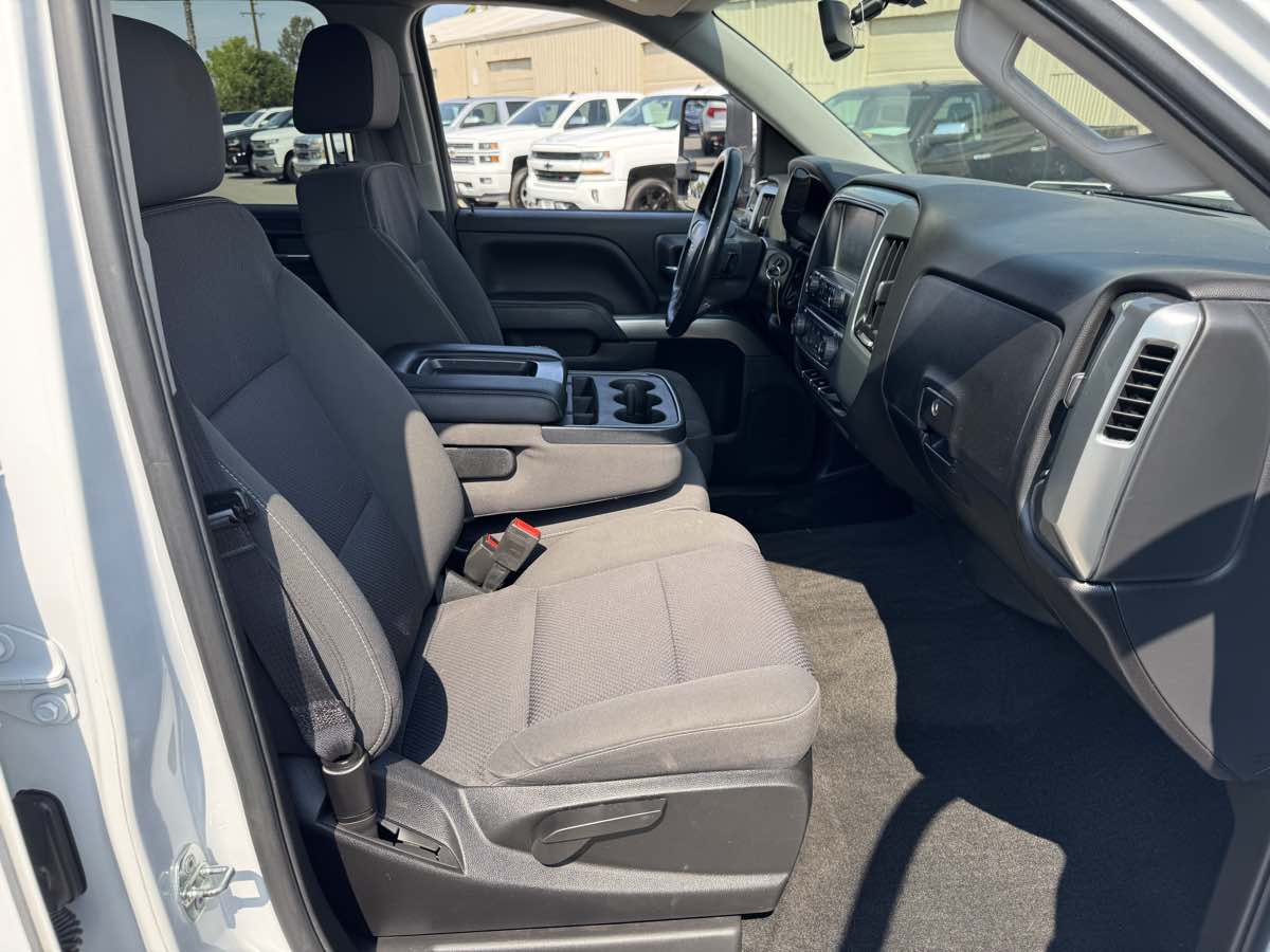 2018 Chevrolet Silverado 1500 LT photo 17