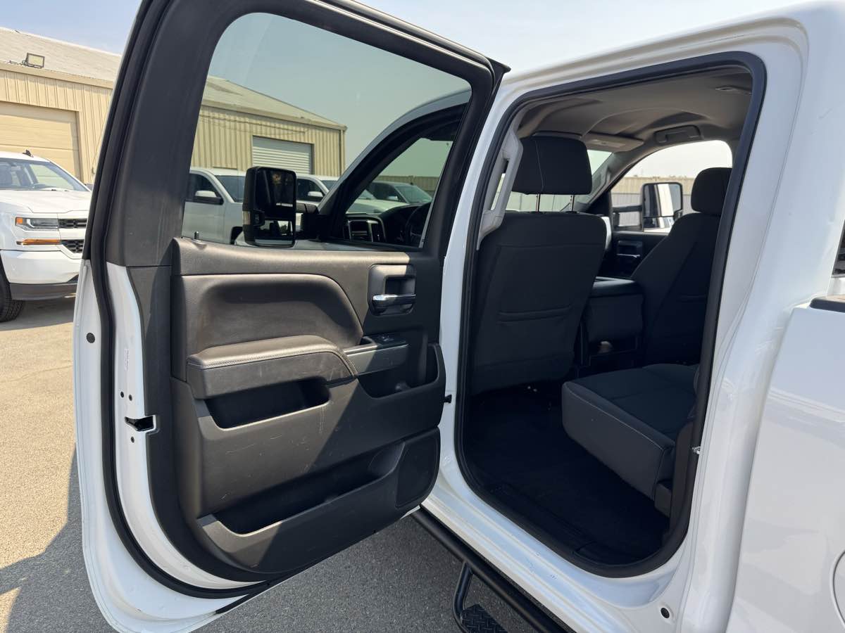 2018 Chevrolet Silverado 1500 LT photo 23