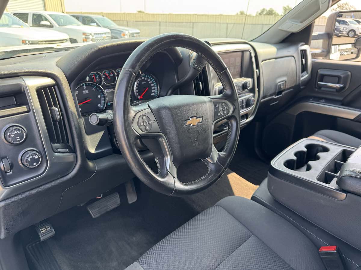 2018 Chevrolet Silverado 1500 LT photo 27