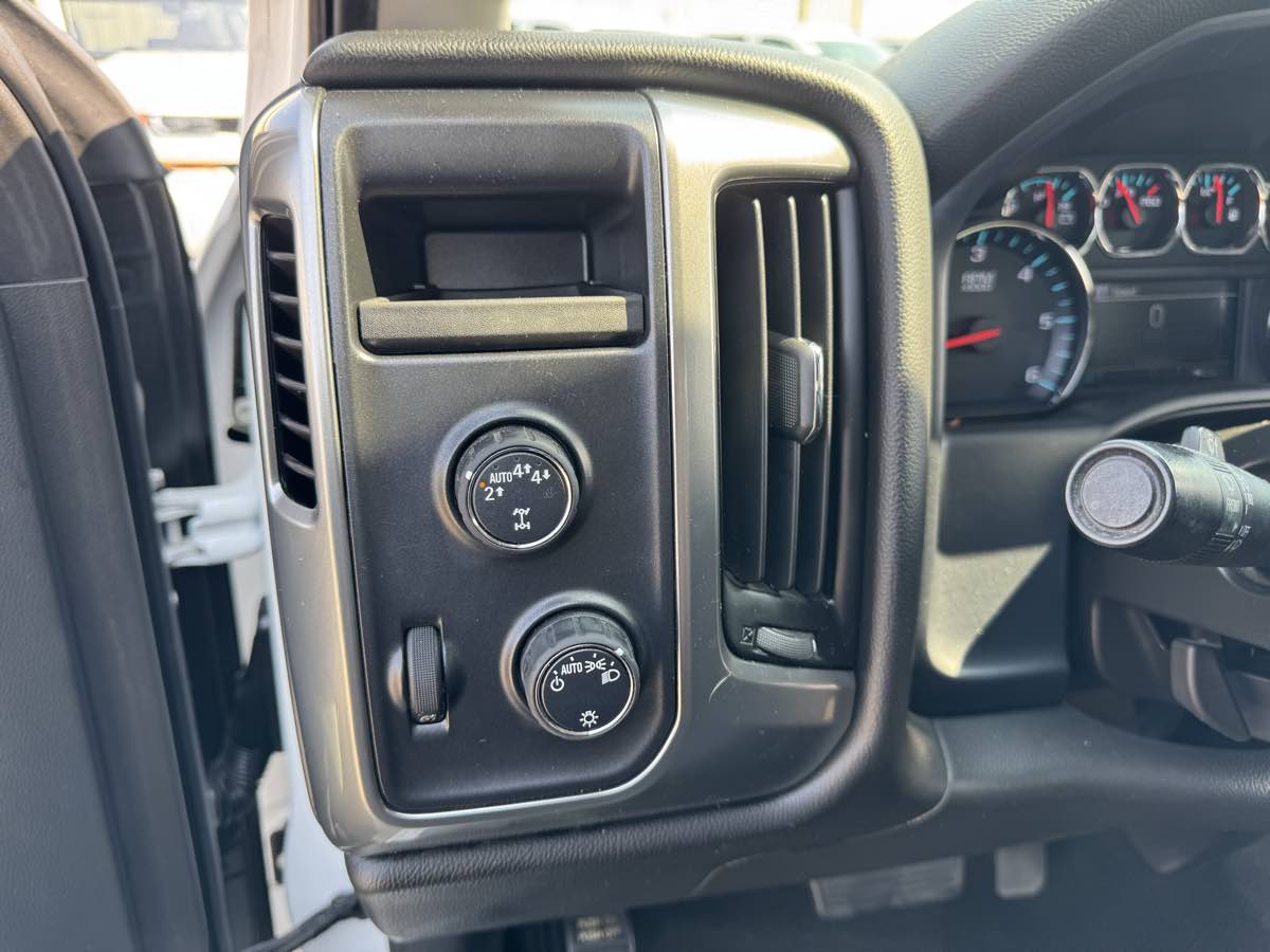 2018 Chevrolet Silverado 1500 LT photo 28