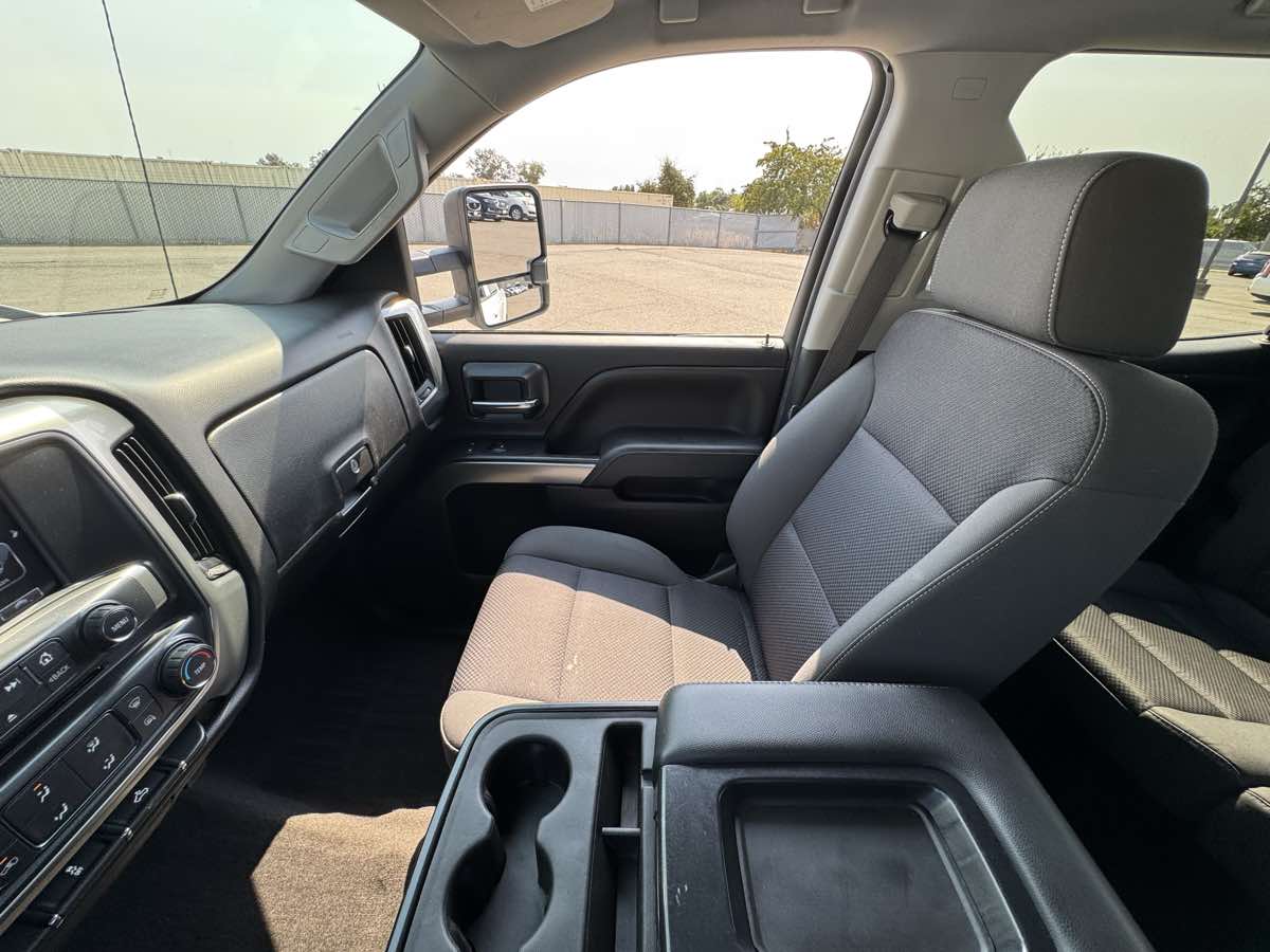2018 Chevrolet Silverado 1500 LT photo 34