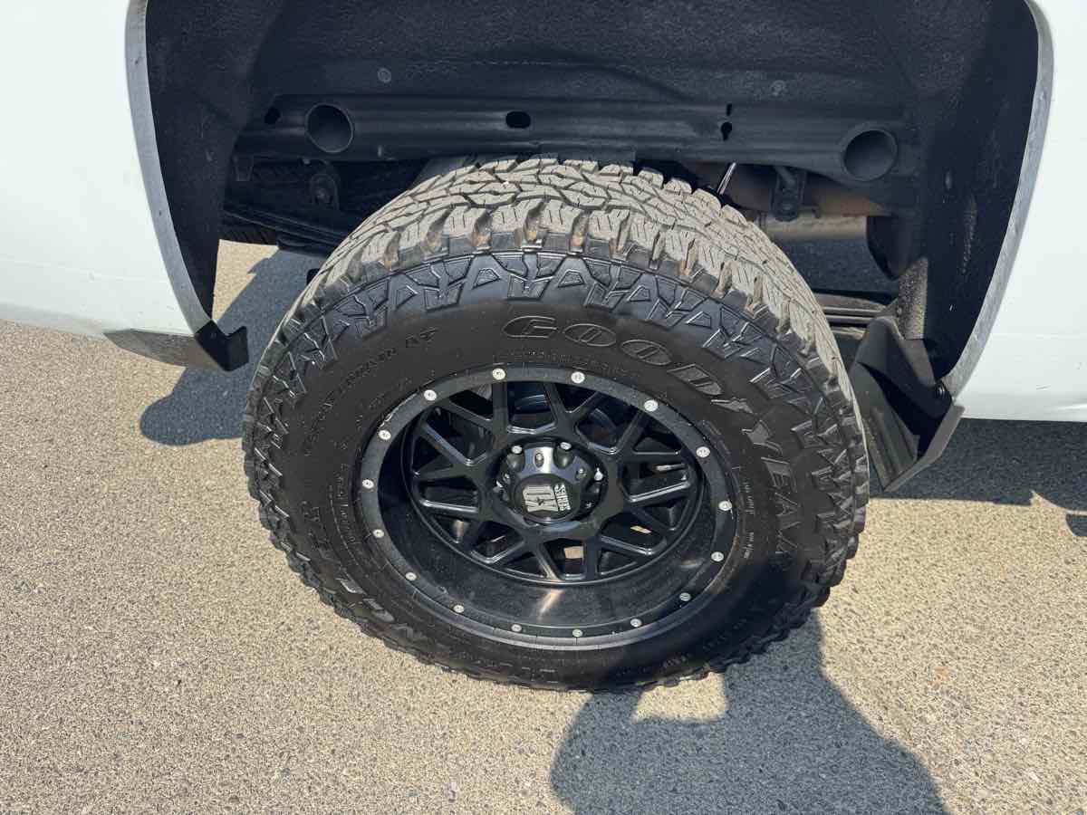 2018 Chevrolet Silverado 1500 LT photo 37