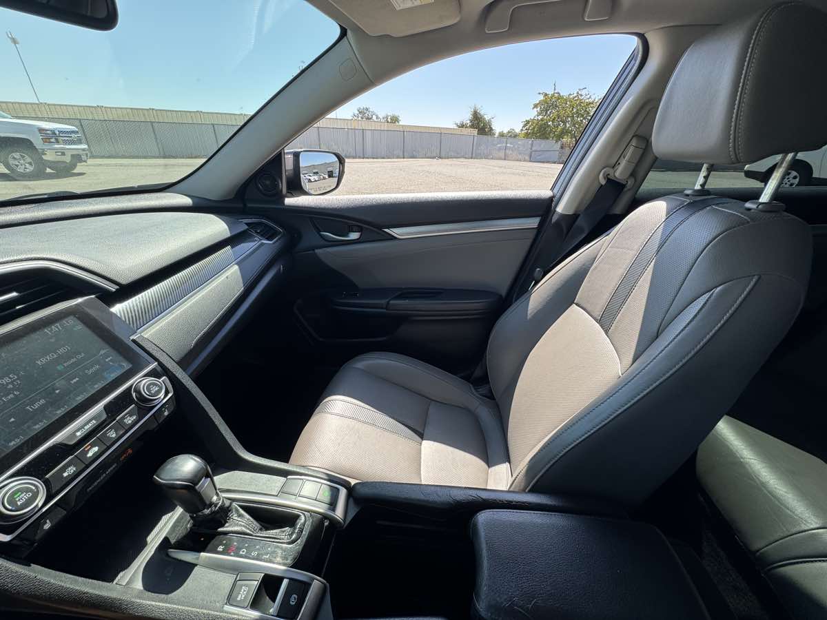2017 Honda Civic EX-L photo 36