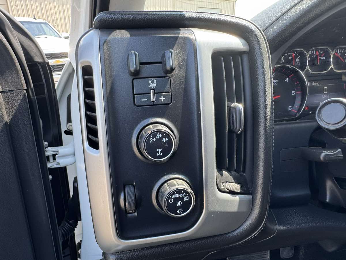 2016 Gmc Sierra SLE photo 29