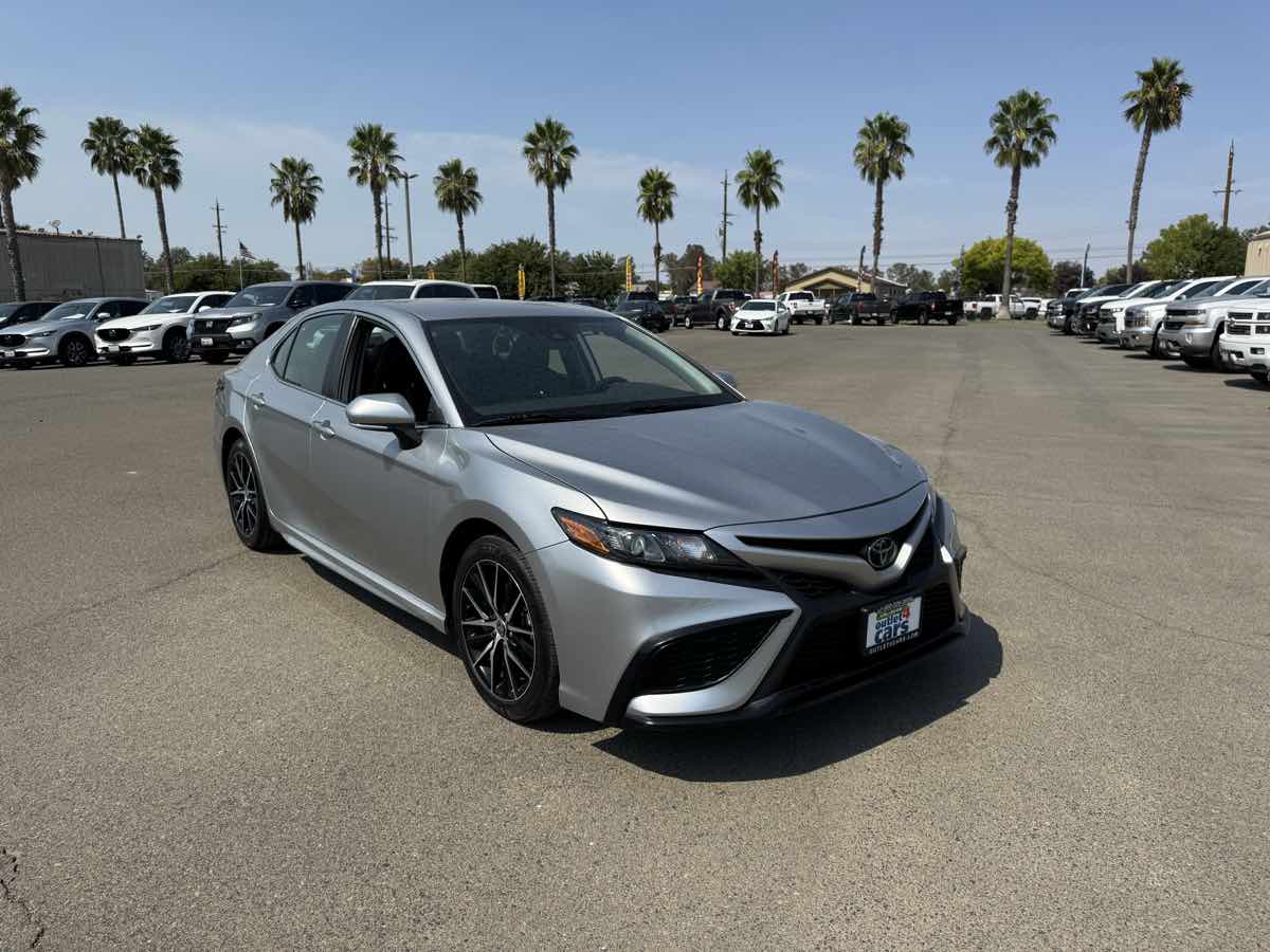 2022 Toyota Camry SE photo 15