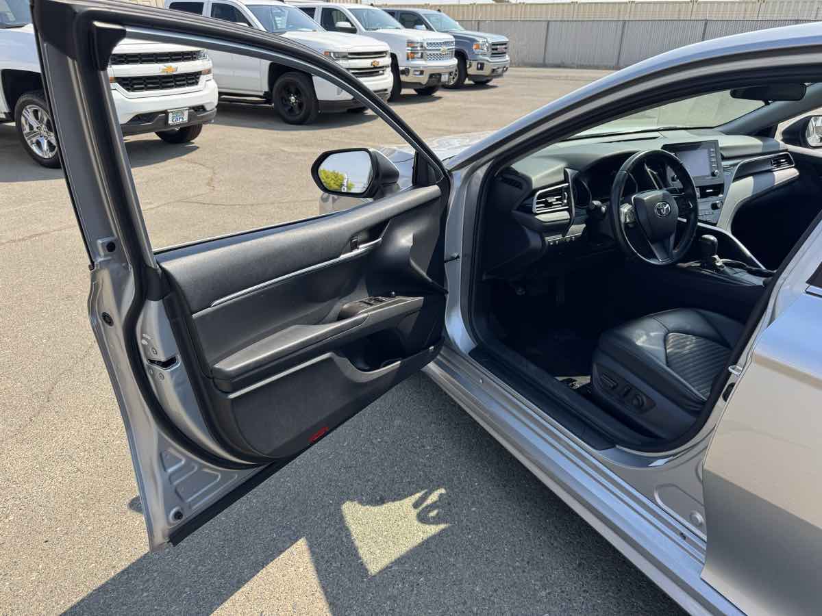 2022 Toyota Camry SE photo 23