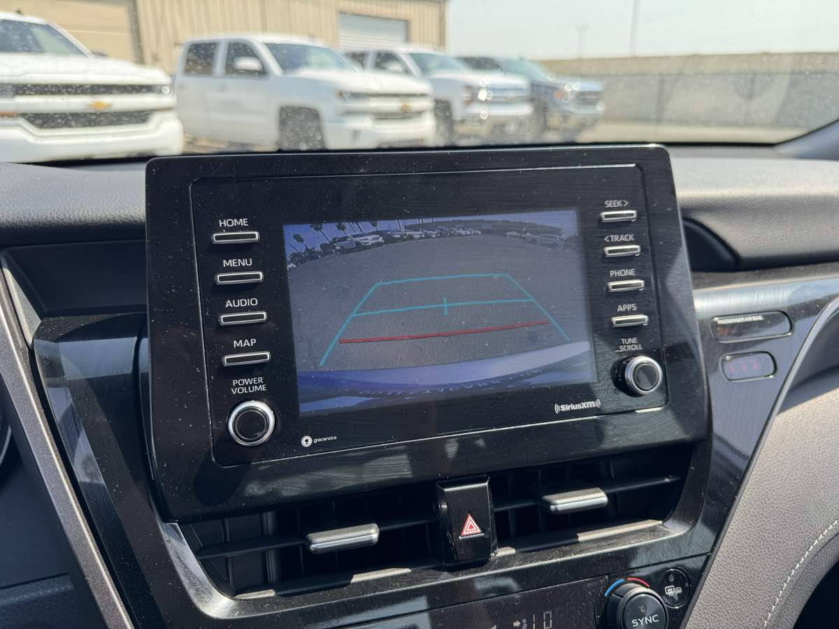 2022 Toyota Camry SE photo 29