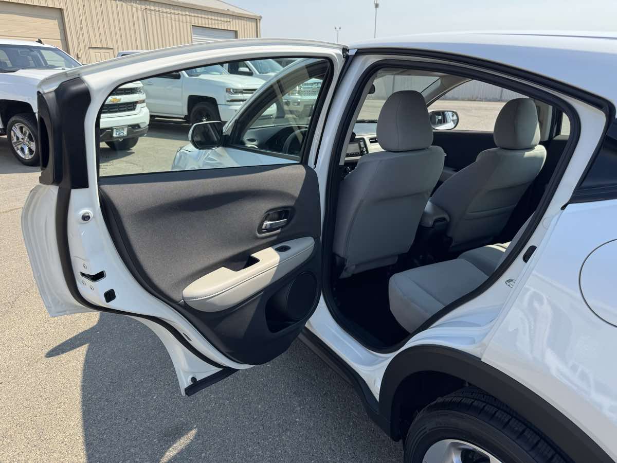 2020 Honda HR-V LX photo 21