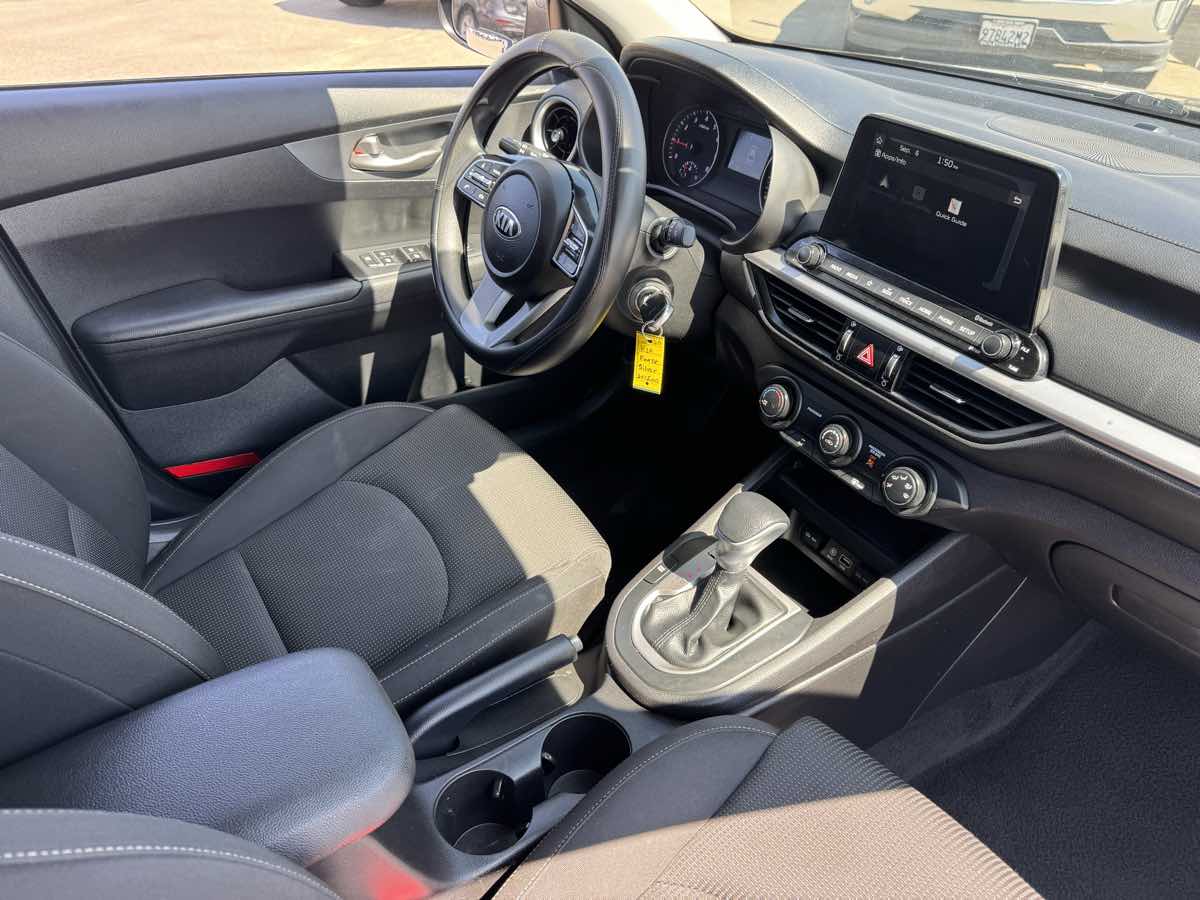 2020 Kia Forte LXS photo 17