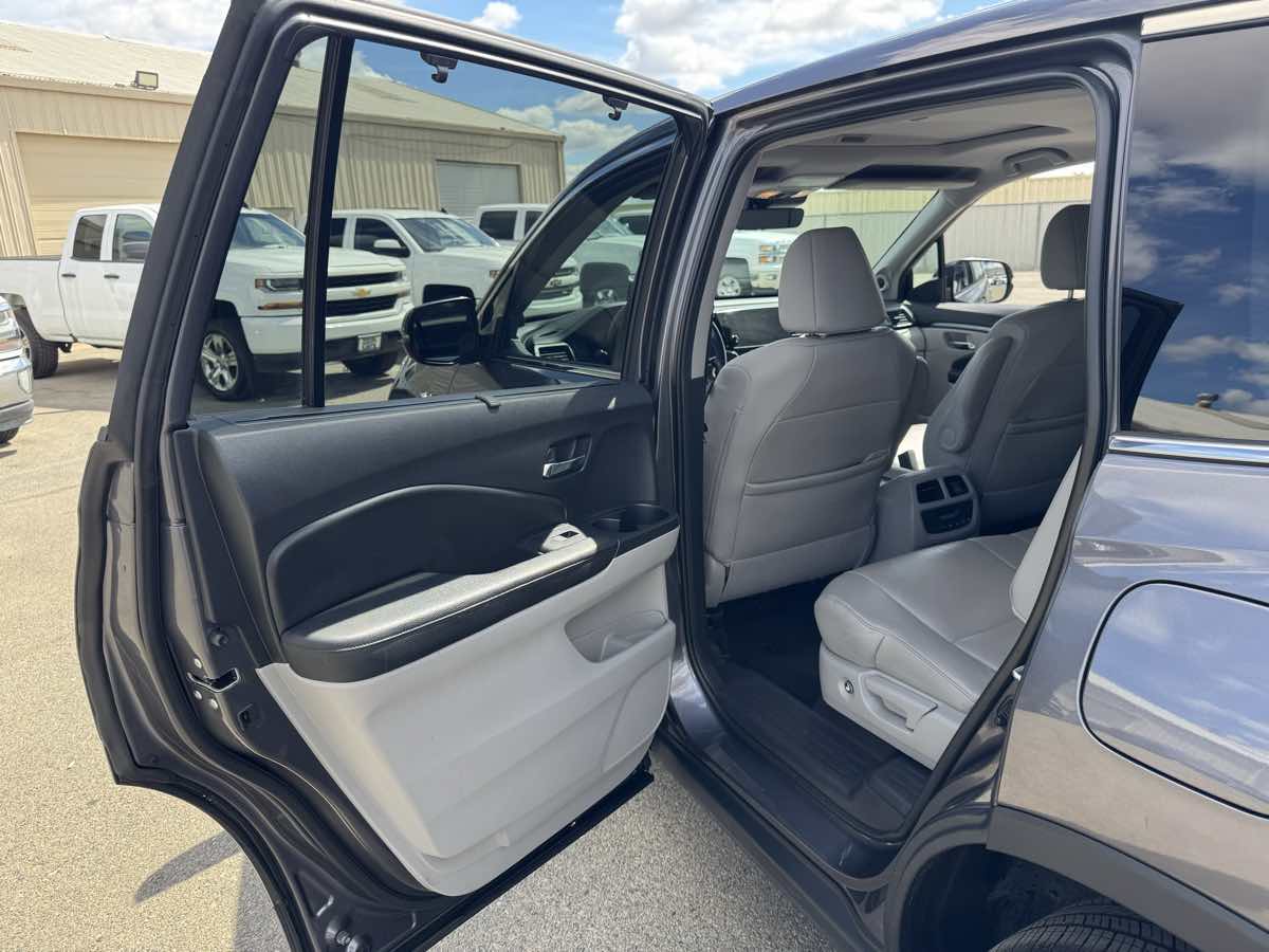 2019 Honda Pilot EX-L photo 24