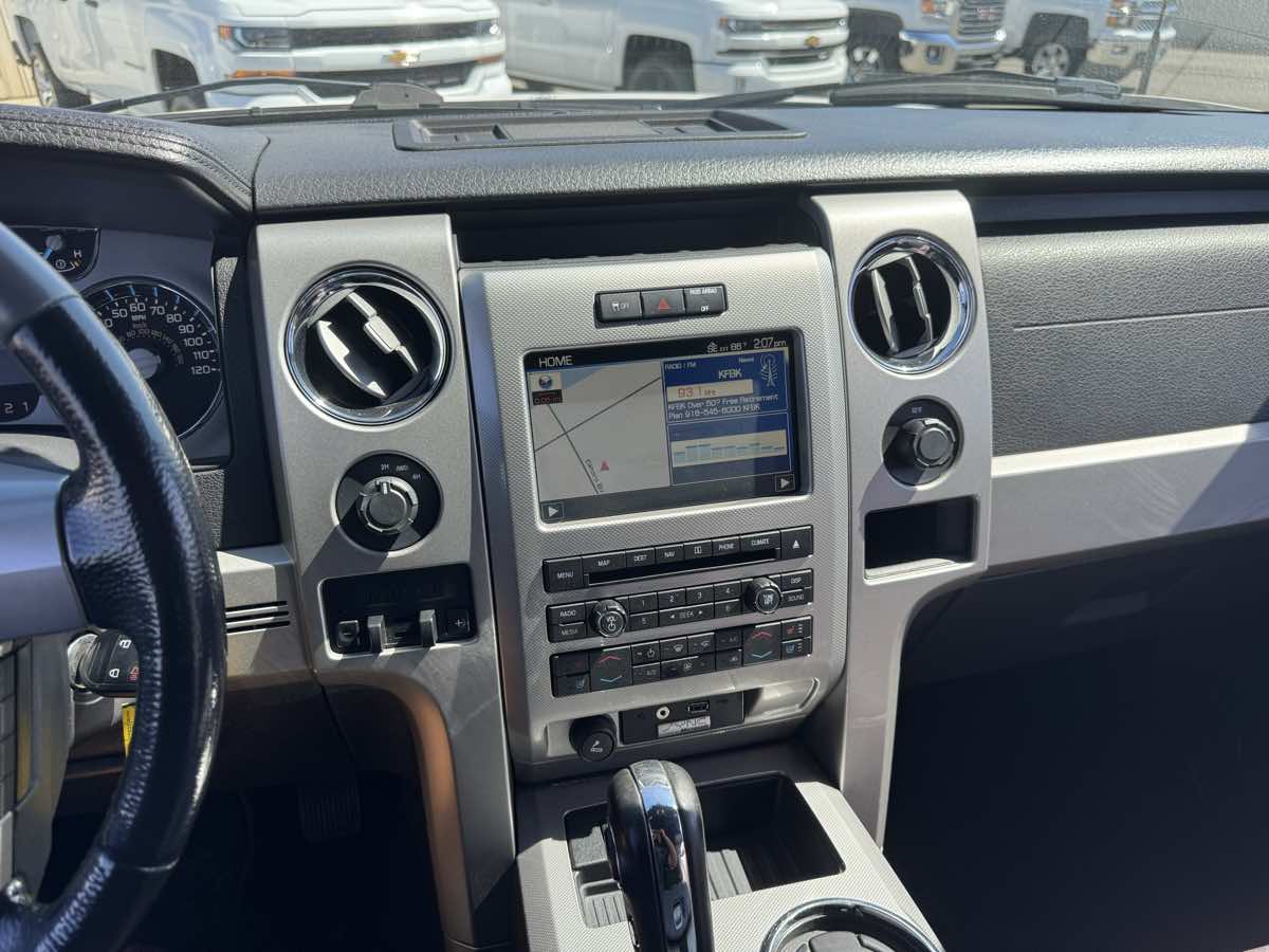 2011 Ford F-150 Lariat Limited photo 30