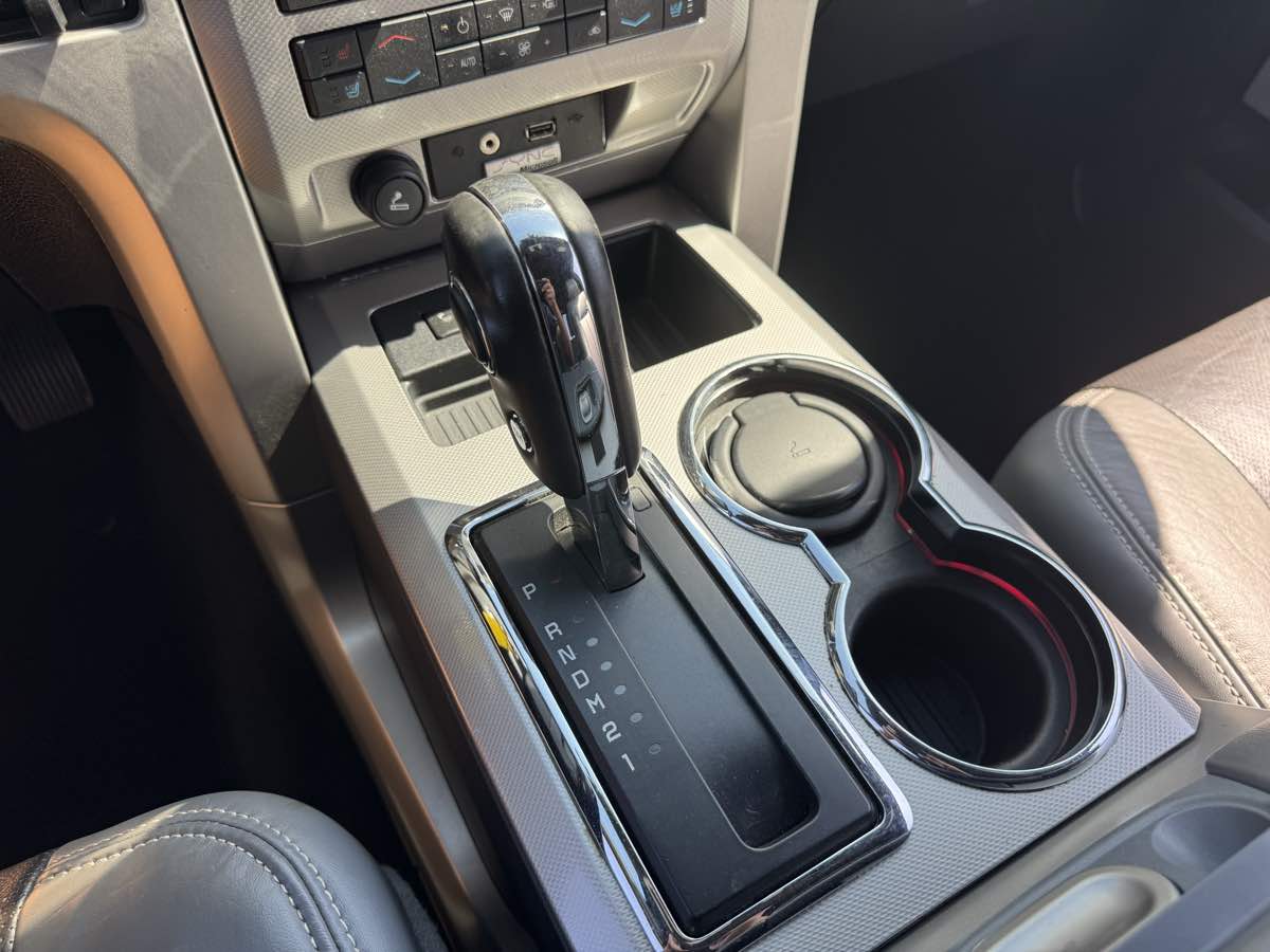 2011 Ford F-150 Lariat Limited photo 36