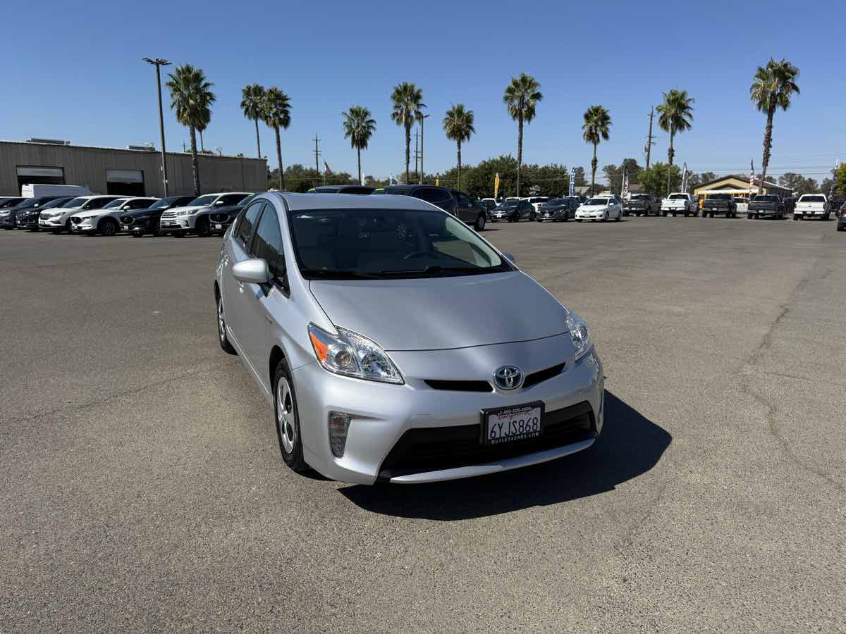 2013 Toyota Prius Two photo 2