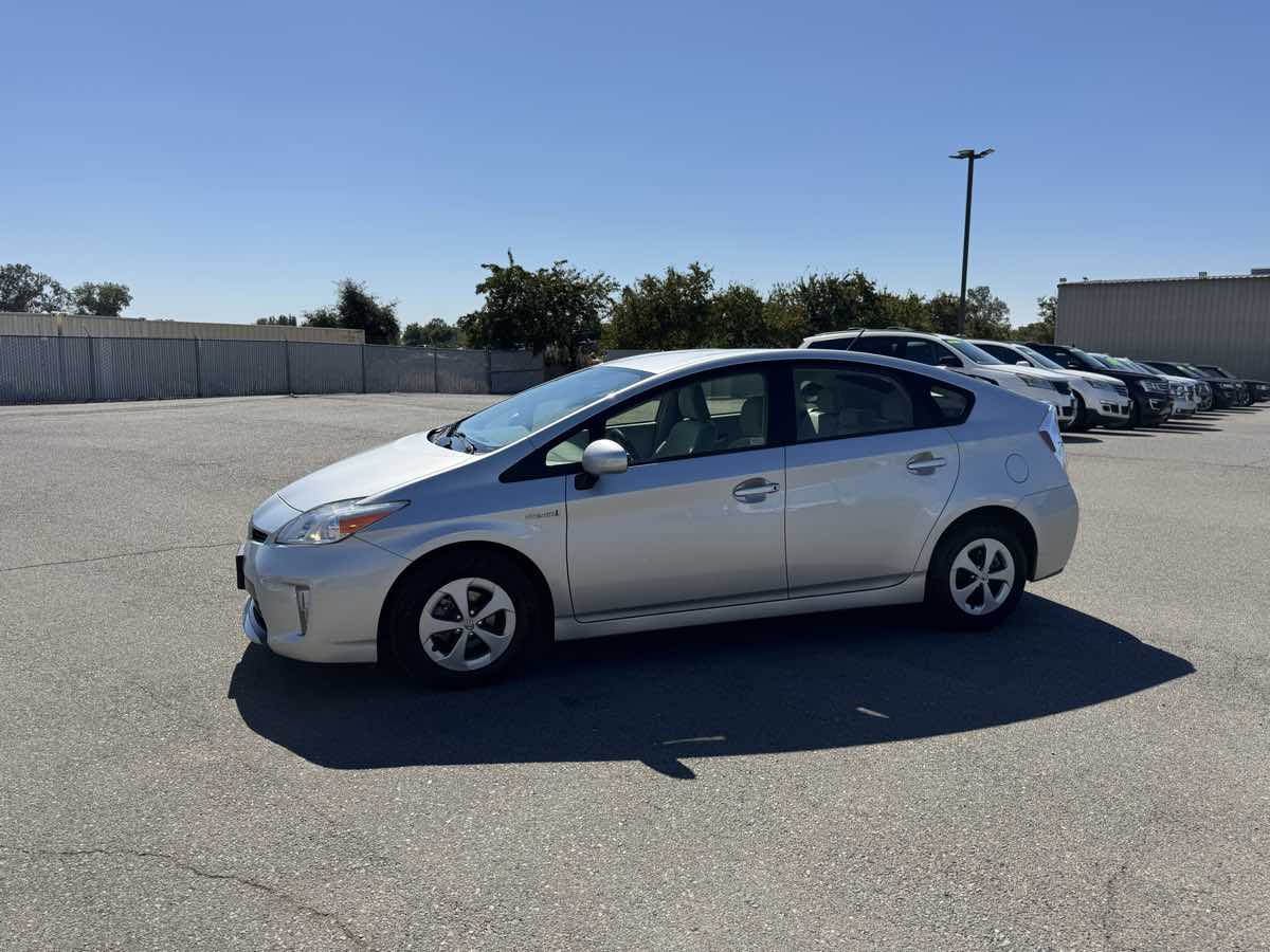 2013 Toyota Prius Two photo 5