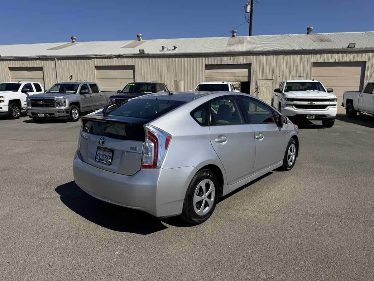2013 Toyota Prius Two photo 10