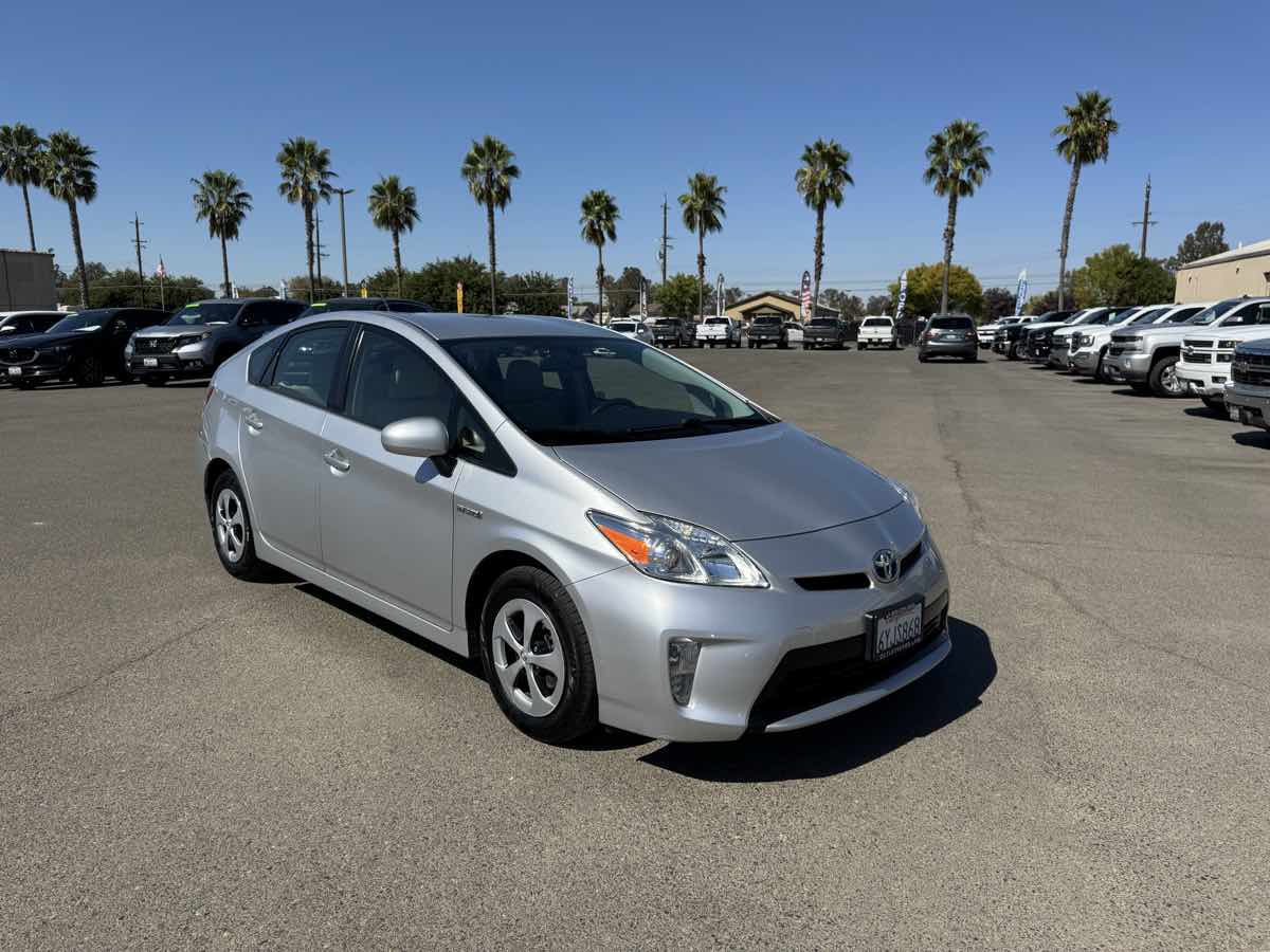 2013 Toyota Prius Two photo 14