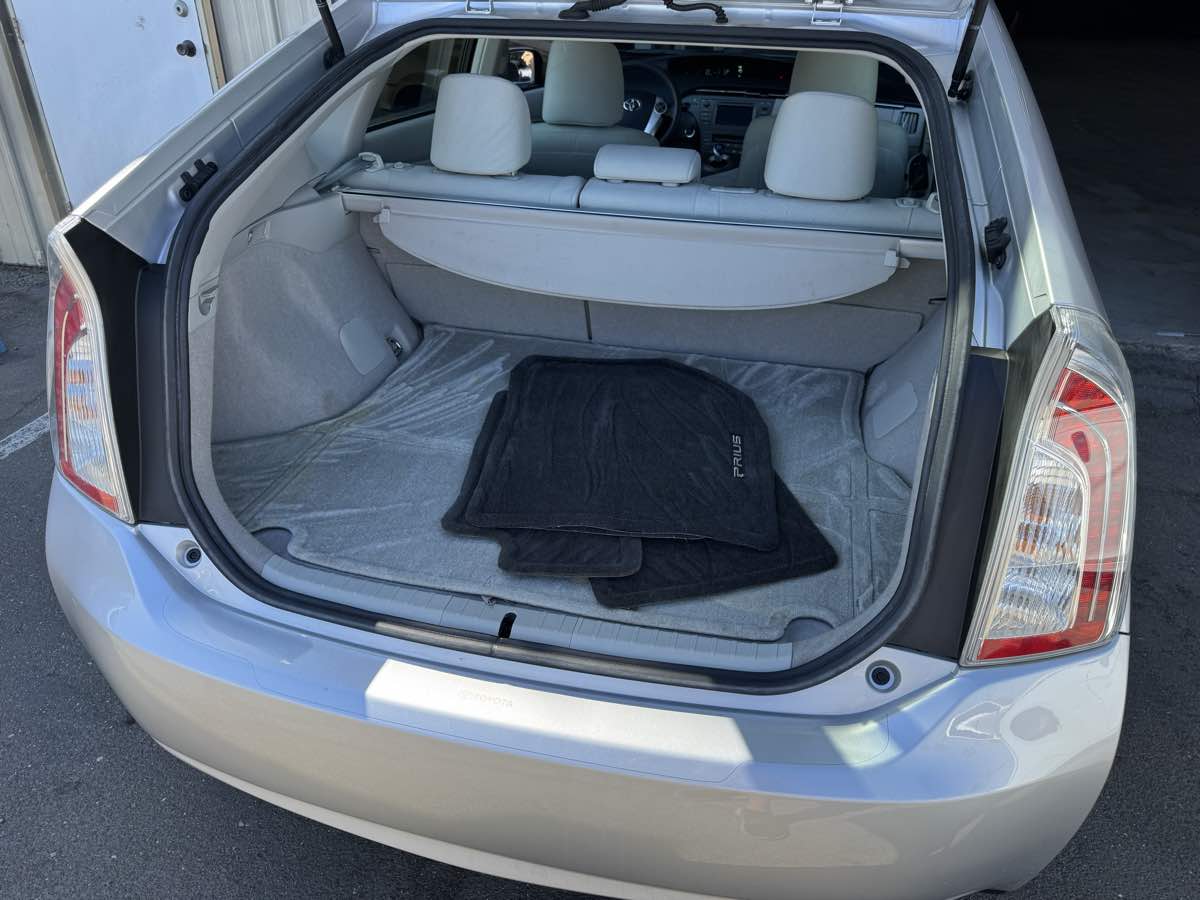 2013 Toyota Prius Two photo 20