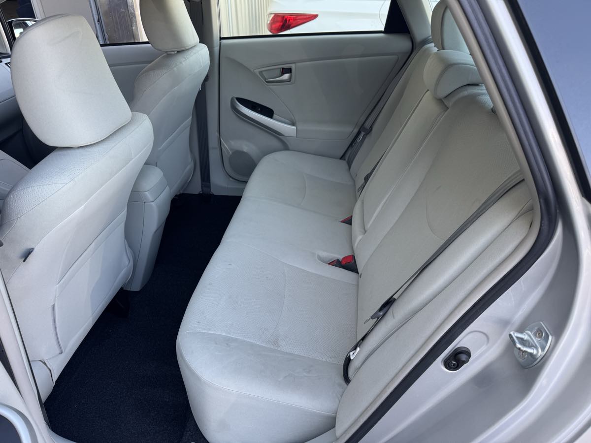 2013 Toyota Prius Two photo 21