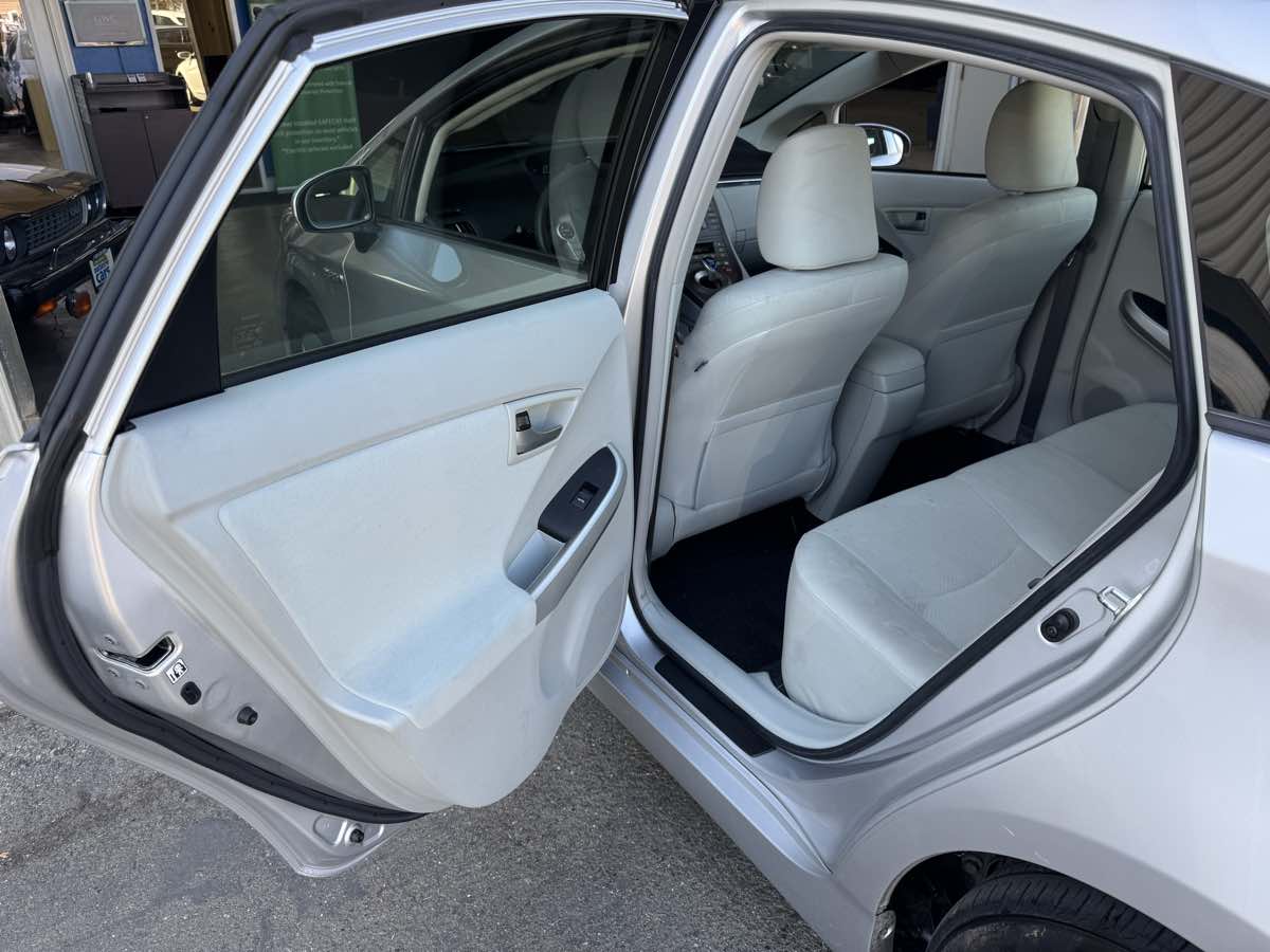 2013 Toyota Prius Two photo 22