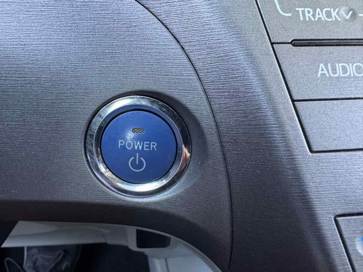 2013 Toyota Prius Two photo 29