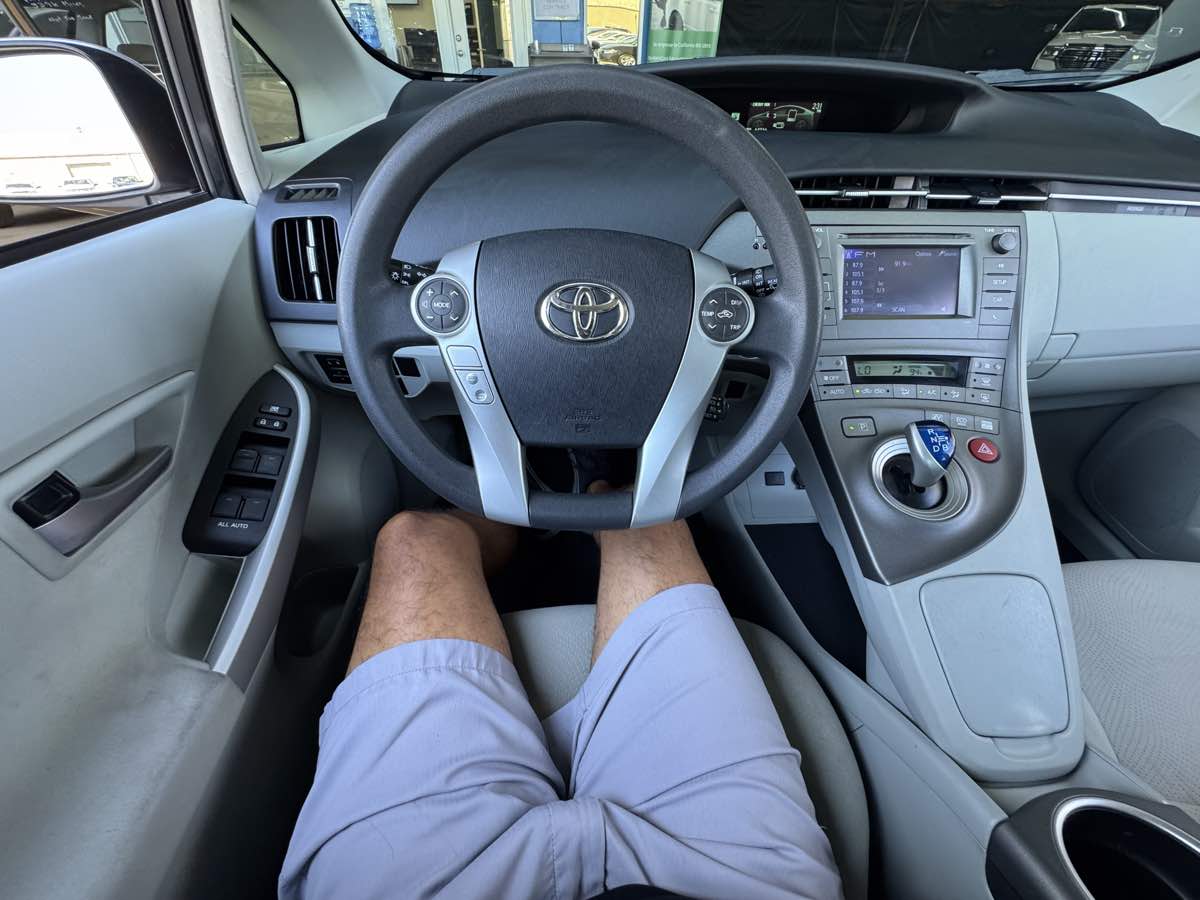 2013 Toyota Prius Two photo 31