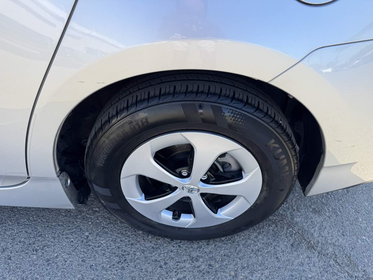 2013 Toyota Prius Two photo 35