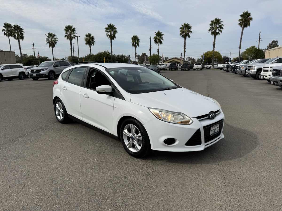 2014 Ford Focus SE photo 2