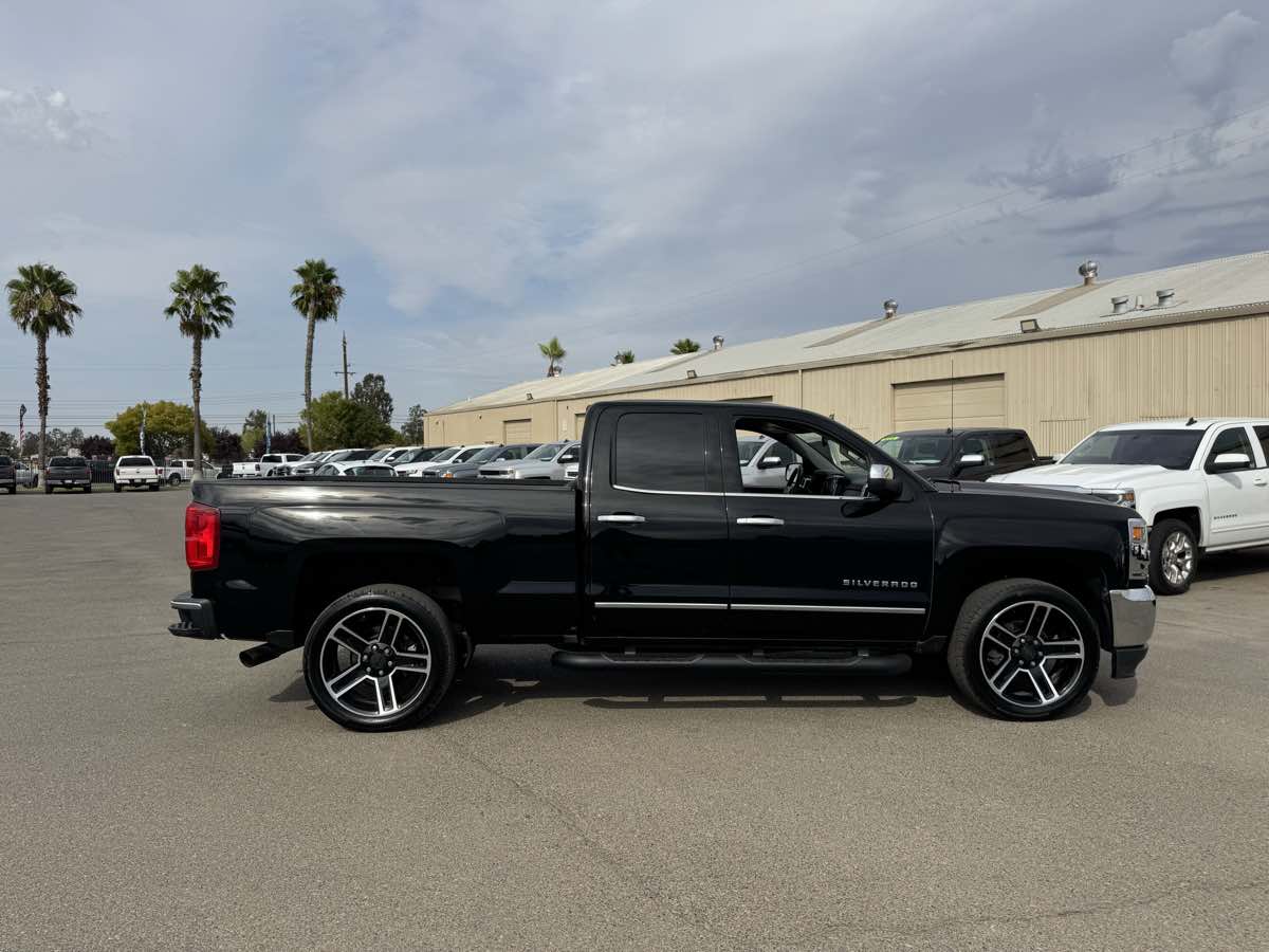 2017 Chevrolet Silverado 1500 LTZ photo 14