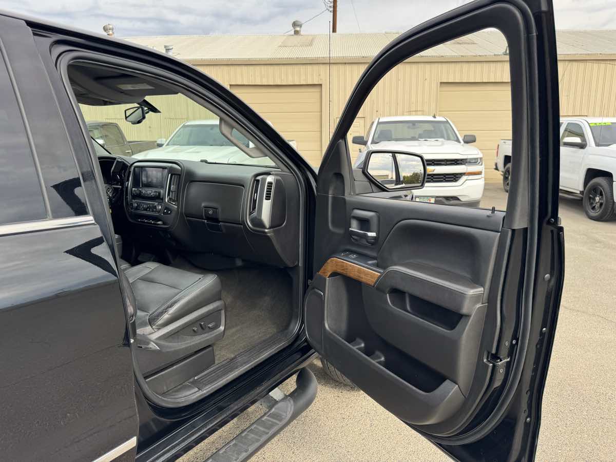 2017 Chevrolet Silverado 1500 LTZ photo 19