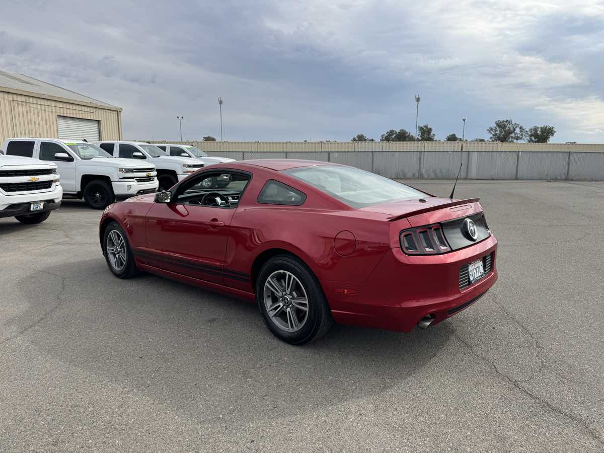 2013 Ford Mustang V6 Premium photo 7