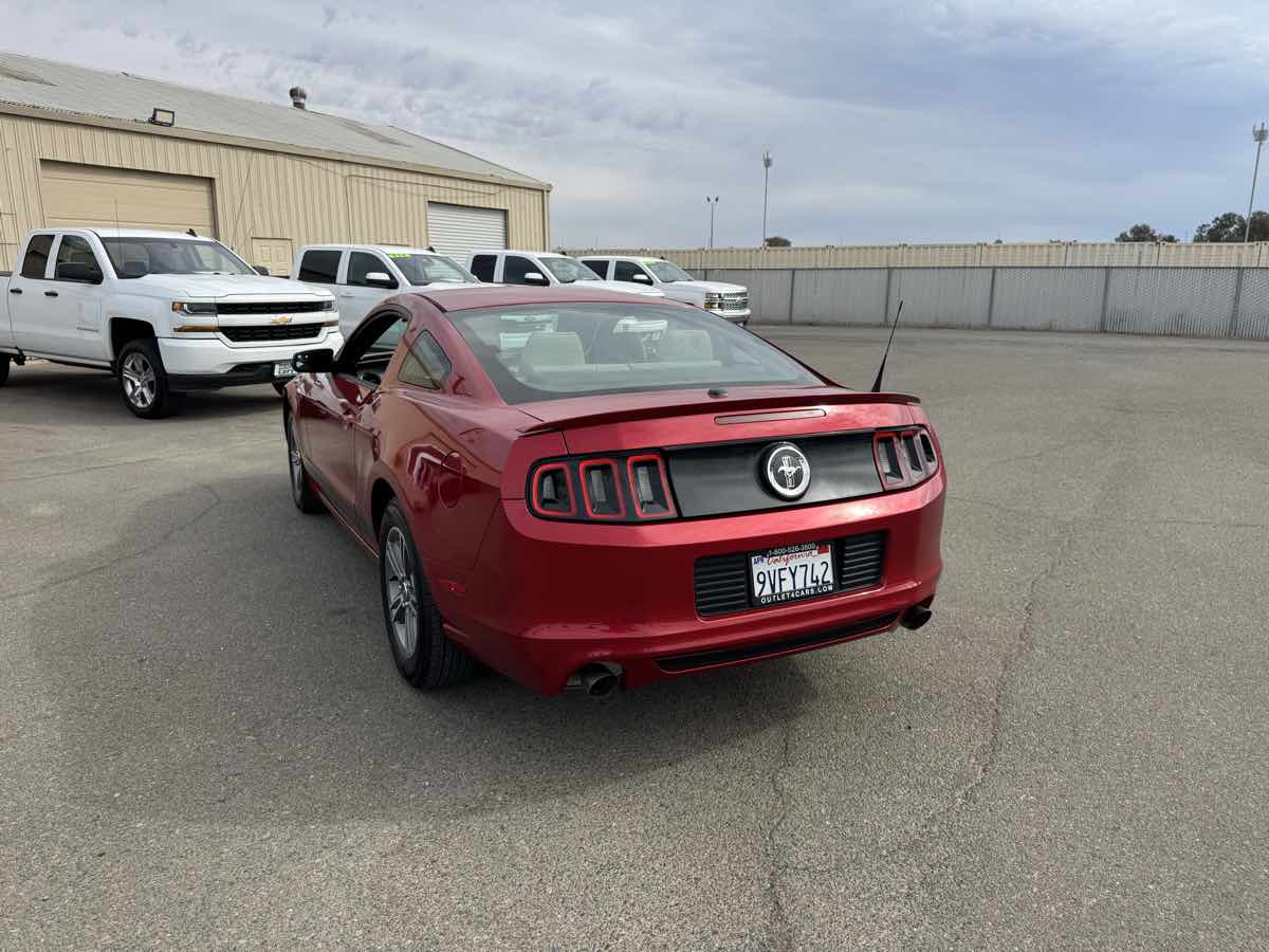 2013 Ford Mustang V6 Premium photo 8