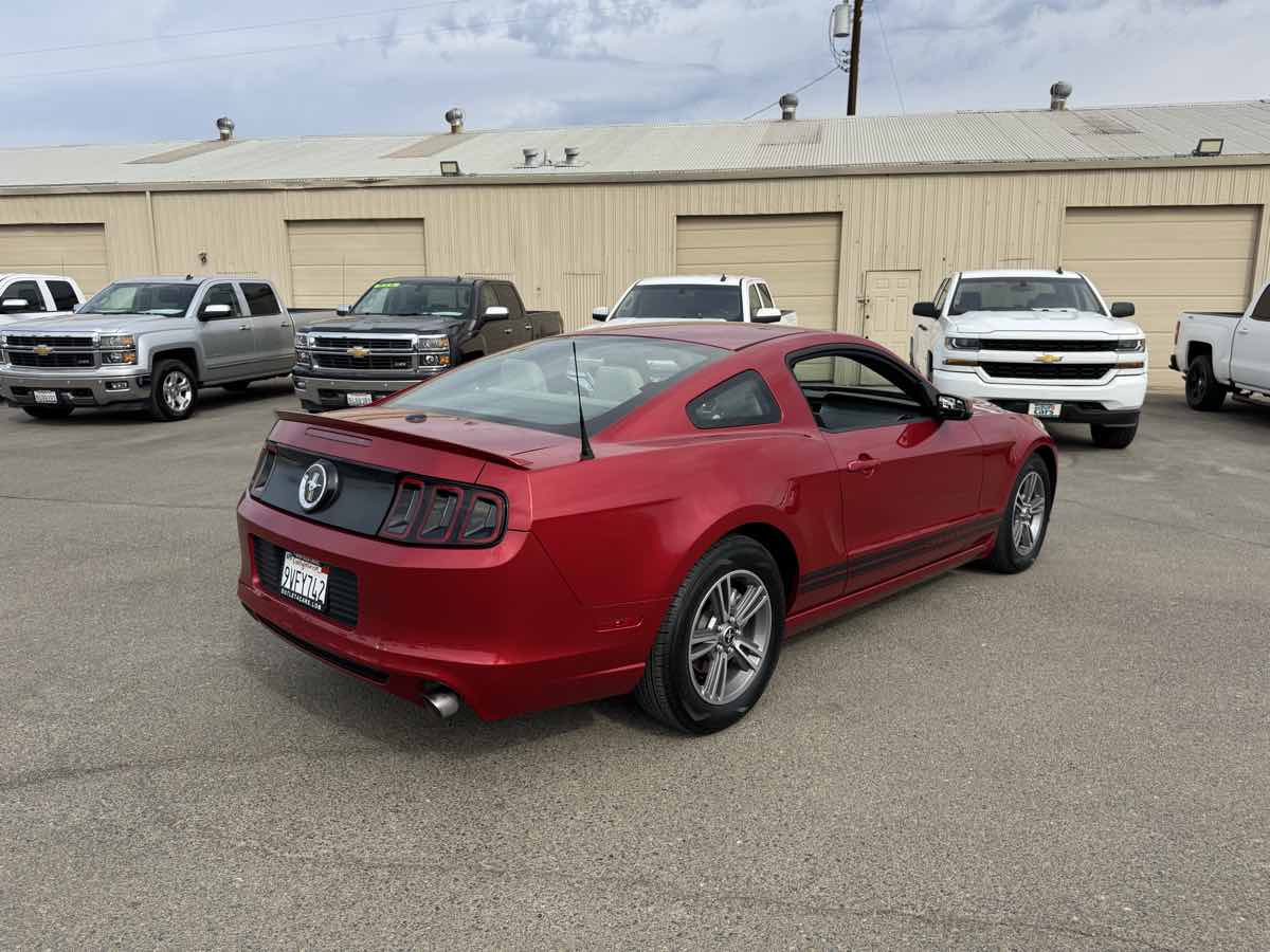 2013 Ford Mustang V6 Premium photo 10