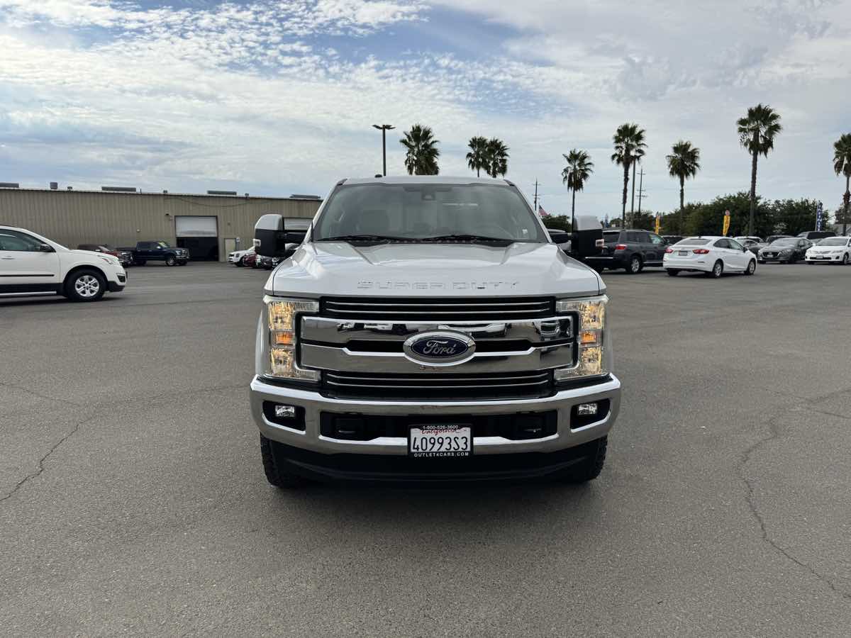 2017 Ford F-350 Lariat photo 4