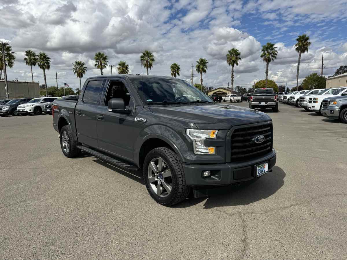 2017 Ford F-150 XLT FX4 photo 2