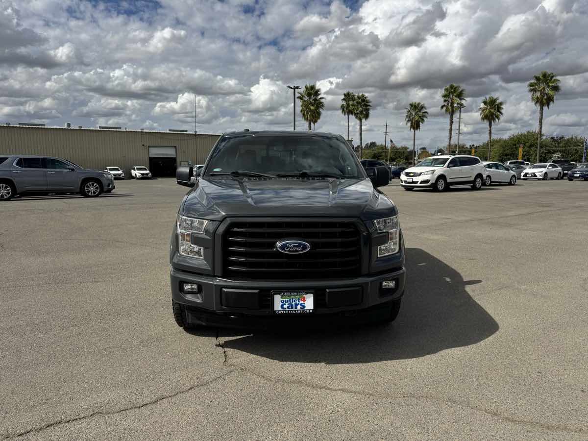 2017 Ford F-150 XLT FX4 photo 4