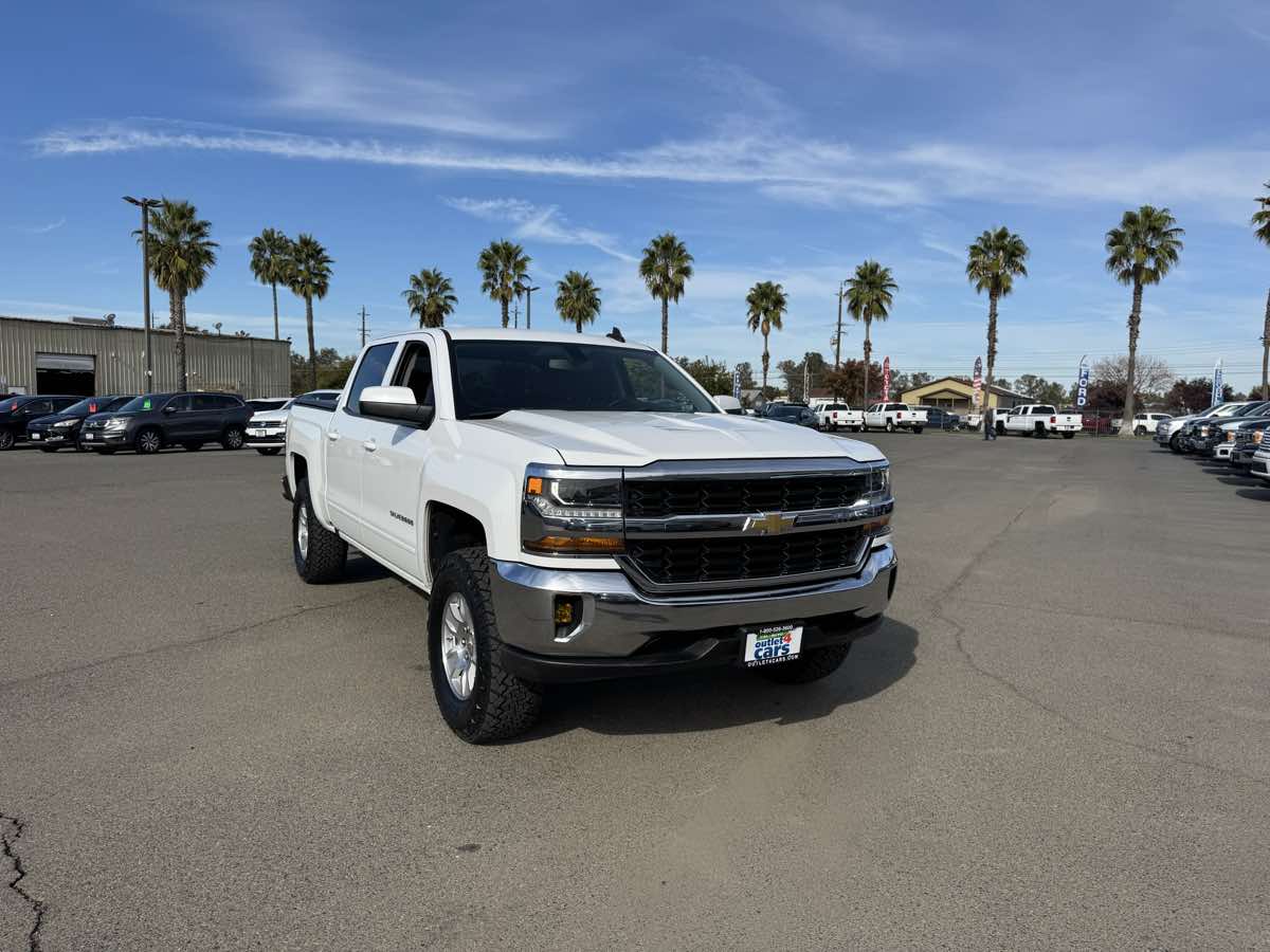 2018 Chevrolet Silverado 1500 LT photo 3