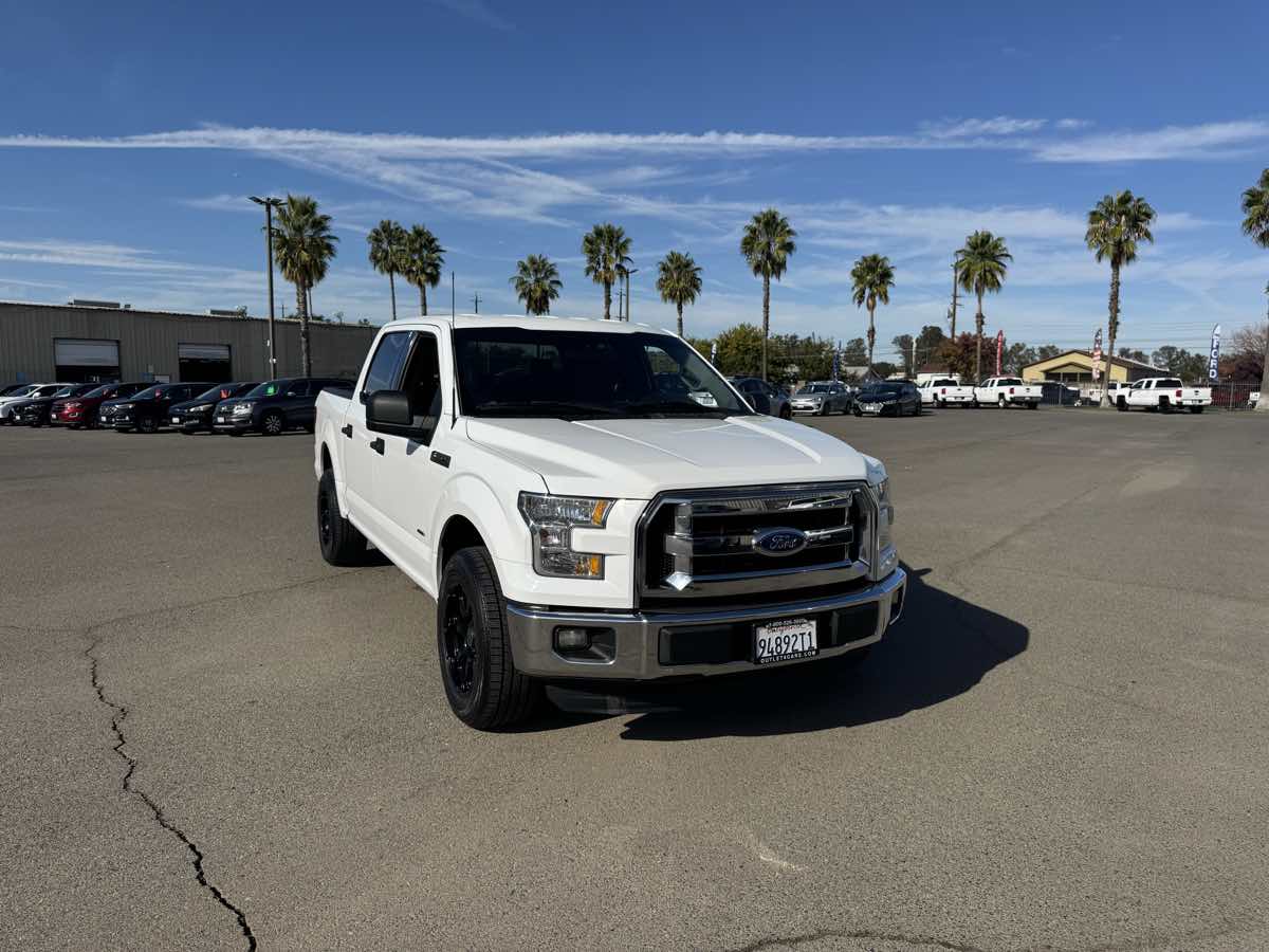 2015 Ford F-150 XLT photo 3